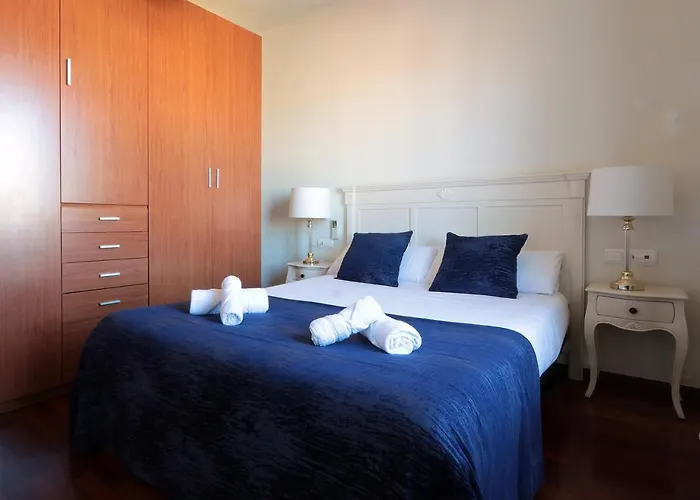 Classbedroom Fira Business Apartment